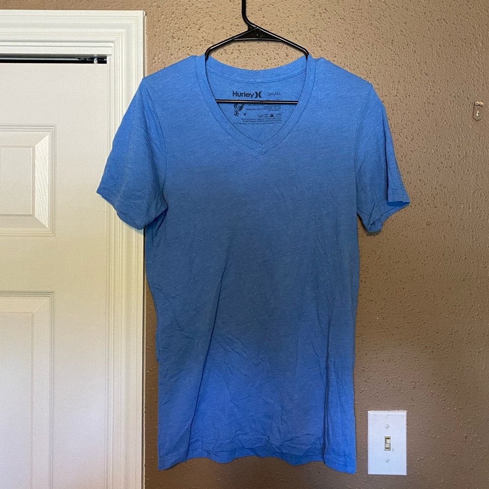 Hurley V-neck. Size Small.